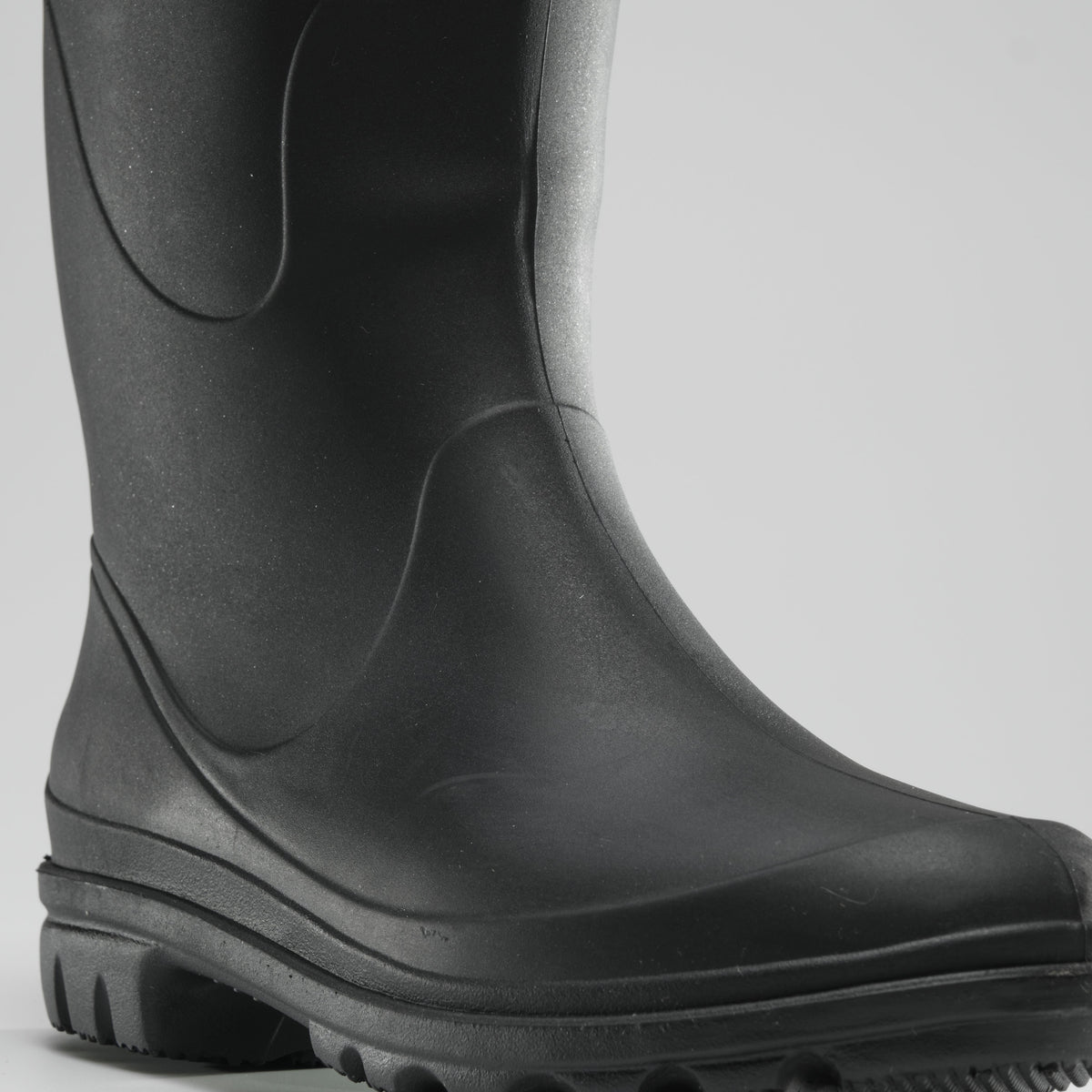 Black : Miranda Women's Rain Boots - Three-Quarter View Close-up