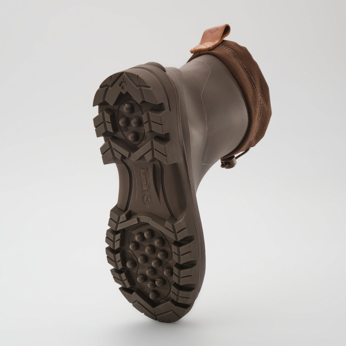 Brown : Tundra Mid Women's Winter Boots - Outsole View