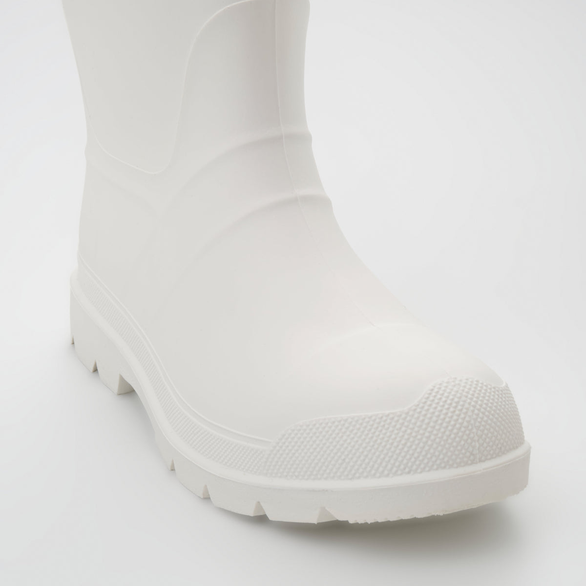 White : Work Horse Pro Men's Work Boots - Close-up Front View